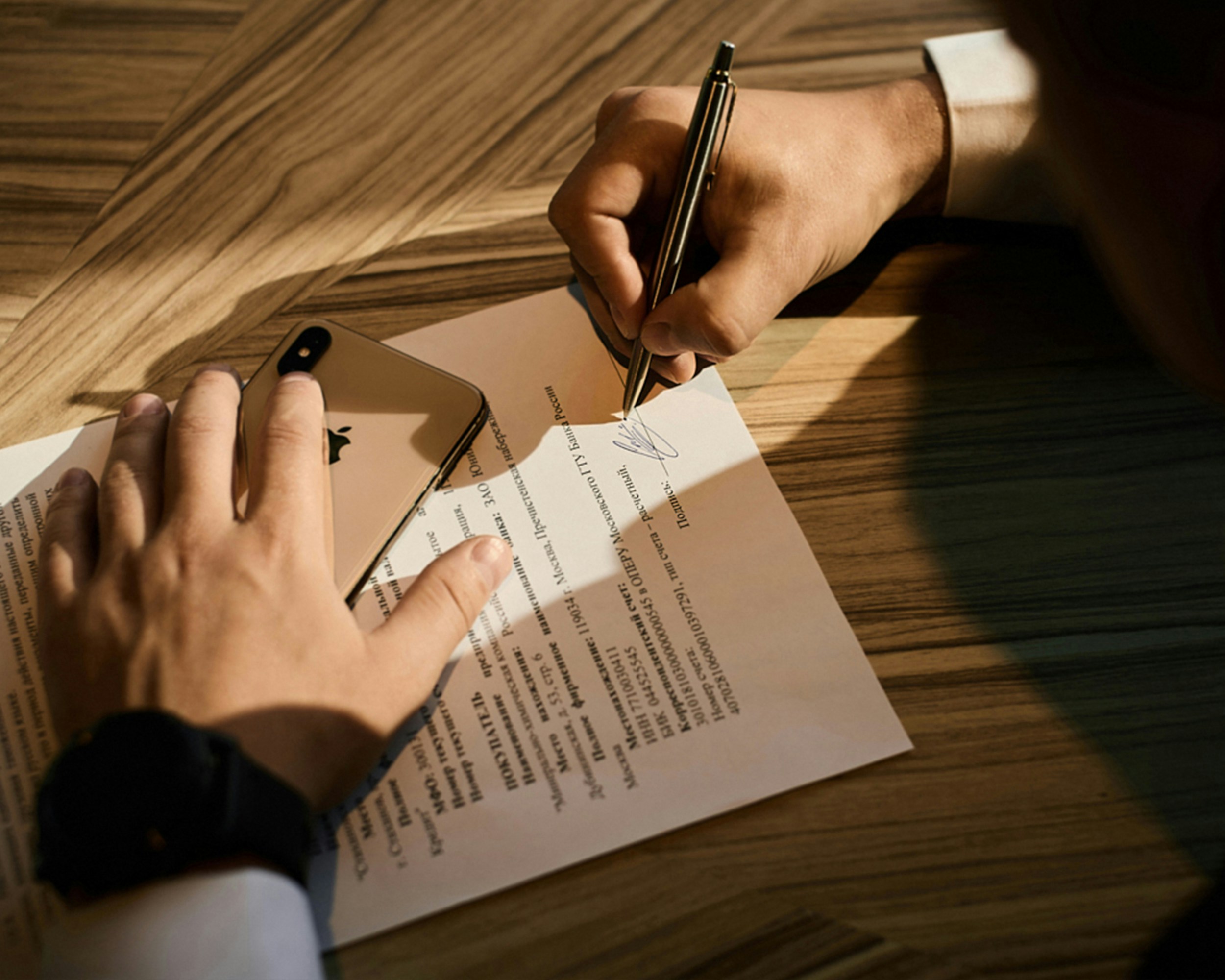 O contrato que salva sua agência: 6 cláusulas que ninguém te ensina